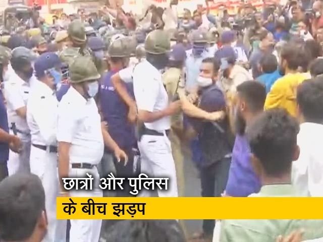 कोलकाता में छात्रों की पुलिस के साथ झड़प, साथी को इंसाफ दिलाने के लिए मार्च