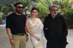 "<i>Gangubai, Idhar,</i>" Paparazzi Tell Alia Bhatt At Trailer Launch "<i>Gangubai, Idhar,</i>" Paparazzi Tell Alia Bhatt At Trailer Launch
