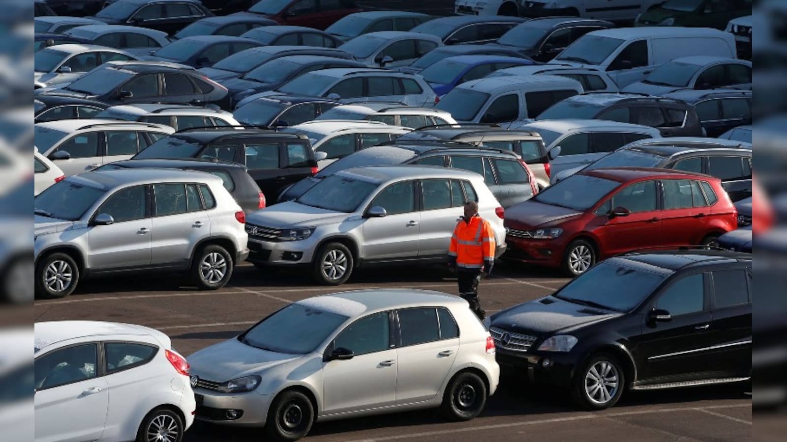 https://c.ndtvimg.com/2022-02/9apod1o8_europe-car-sales_625x300_12_February_22.jpg?im=FitAndFill,algorithm=dnn,width=1600,height=900