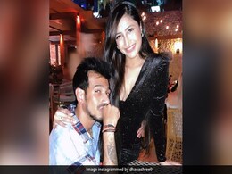 ODI में 100 विकेट पूरे करने पर धनाश्री वर्मा ने पति को दी बधाई, युजी बोले- Thank you wifey ODI में 100 विकेट पूरे करने पर धनाश्री वर्मा ने पति को दी बधाई, युजी बोले- Thank you wifey