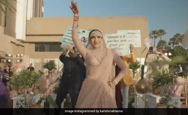 Viral: Karishma Tanna Came Dancing To The <i>Mandap</i> At Her Wedding
