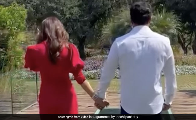 Valentine's Day 2022: What Shilpa And Shamita Shetty Posted For Raj Kundra And Raqesh Bapat