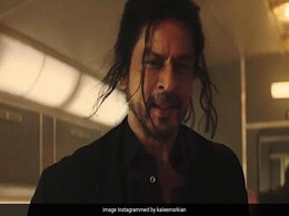 Shah Rukh Khan की तूफानी वापसी, वीडियो में लंबे बाल और धांसू लुक देख हक्के-बक्के रह गए फैन्स Shah Rukh Khan की तूफानी वापसी, वीडियो में लंबे बाल और धांसू लुक देख हक्के-बक्के रह गए फैन्स