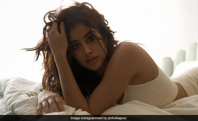 Just Janhvi Kapoor Casually Chilling - Instead Of Doing What Khushi Reminded Her To