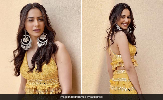 Rakul Preet Singh's Yellow <i>Lehenga</i> Puts The Fun In Funky Indian Weddings