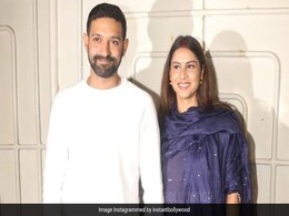 विक्रांत मैसी पत्नी साथ हाथों में हाथ डाले पहली बार पब्लिक एरिया में हुए स्पॉट, फैंस बोले- रब ने बना दी जोड़ी विक्रांत मैसी पत्नी साथ हाथों में हाथ डाले पहली बार पब्लिक एरिया में हुए स्पॉट, फैंस बोले- रब ने बना दी जोड़ी