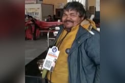 'Digital' Beggar With QR Code Around Neck Uses PhonePe 'Digital' Beggar With QR Code Around Neck Uses PhonePe