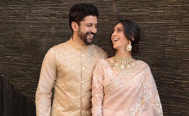 Shibani Dandekar And Farhan Akhtar's Civil Marriage - Rhea Chakraborty, Farah Khan Attend