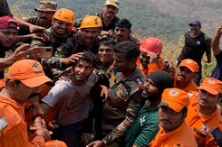 Kerala Trekker, Stuck On Hill For 2 Days, Rescued By Army Kerala Trekker, Stuck On Hill For 2 Days, Rescued By Army
