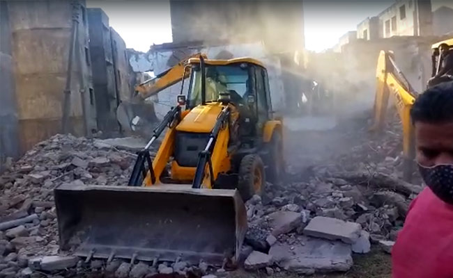 दिल्‍ली: नरेला इंडस्ट्रियल एरिया में इमारत गिरने से चार की मौत, दो घायल