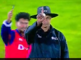 Watch: Mohammed Siraj, Kuldeep Yadav Pull Hilarious Prank On Umpire During 2nd T20I In Dharamsala Watch: Mohammed Siraj, Kuldeep Yadav Pull Hilarious Prank On Umpire During 2nd T20I In Dharamsala