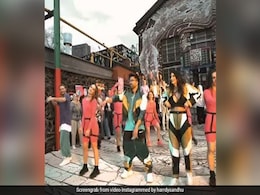'बिजली' सॉन्ग की शूटिंग के वक्त Harrdy Sandhu के साथ हुआ कुछ ऐसा, छूट गई Palak Tiwari की भी हंसी 'बिजली' सॉन्ग की शूटिंग के वक्त Harrdy Sandhu के साथ हुआ कुछ ऐसा, छूट गई Palak Tiwari की भी हंसी