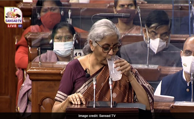 निर्मला सीतारमण का अब तक का सबसे छोटा बजट भाषण, 2 साल पहले बोली थीं पौने तीन घंटे, बिगड़ गई थी तबीयत