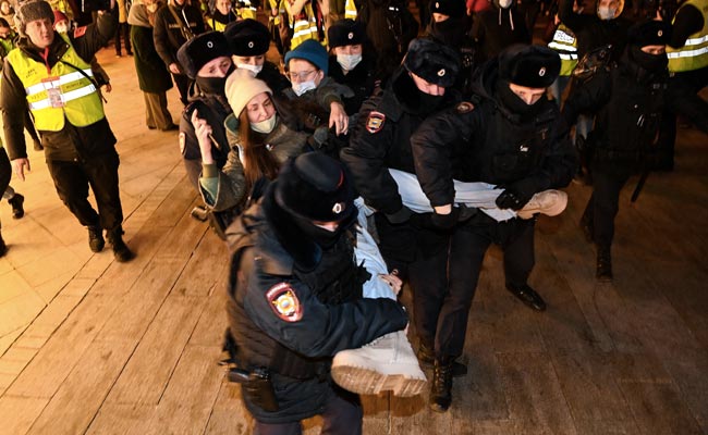 Over 700 Detained At Anti-War Protests Across Russia