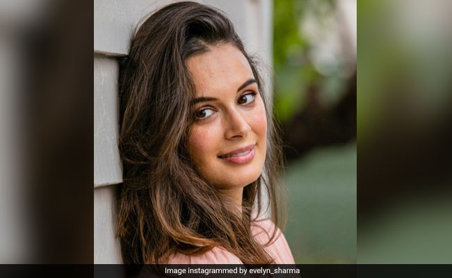 Evelyn Sharma Is "Dreaming Of The Weekend" And So Are We