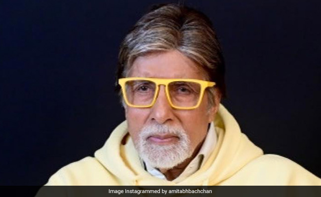 Amitabh Bachchan, Yellow Glasses And <i>Beatles</i> Song Is The Mood This Weekend. See Pic