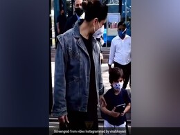 करीना कपूर, सैफ अली खान और तैमूर अली खान के साथ गईं लंच पर तो फैंस बोले- क्यूट फैमिली करीना कपूर, सैफ अली खान और तैमूर अली खान के साथ गईं लंच पर तो फैंस बोले- क्यूट फैमिली