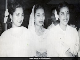 PHOTO: इस फोटो में सिनेमा के सुनहरे दौर की हैं तीन टॉप एक्ट्रेस, इन सुपरस्टार के बताए नाम तो कहलाएंगे सिकंदर PHOTO: इस फोटो में सिनेमा के सुनहरे दौर की हैं तीन टॉप एक्ट्रेस, इन सुपरस्टार के बताए नाम तो कहलाएंगे सिकंदर
