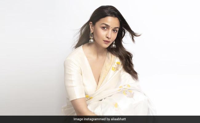 Alia Bhatt Has An Epic Response To Arjun Kapoor's Taj Mahal Post. Bonus Ranbir Kapoor