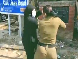 VIDEO : गुरुग्राम में हिजाब पहने विदेशी महिला ने टैक्सी ड्राइवर को चाकू मारा, पुलिस से भी की हाथापाई VIDEO : गुरुग्राम में हिजाब पहने विदेशी महिला ने टैक्सी ड्राइवर को चाकू मारा, पुलिस से भी की हाथापाई
