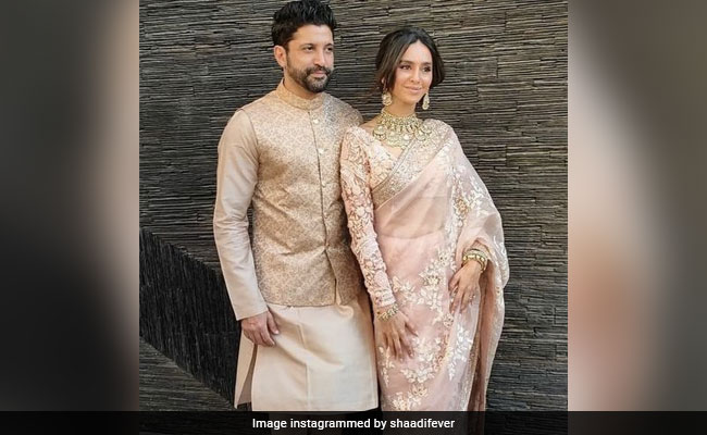 शादी के बाद रॉयल व एलीगेंट लुक में नजर आए Farhan Akhtar और Shibani Dandekar, देखें PHOTO