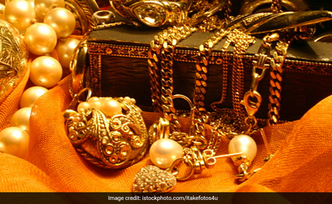 Cash, Gold, Liquor Worth 603 Crore Seized In Telangana Since October 9