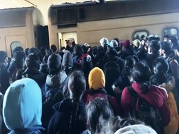 हज़ारों भारतीय छात्रों को यूक्रेन से निकालने में देरी क्यों हुई? हज़ारों भारतीय छात्रों को यूक्रेन से निकालने में देरी क्यों हुई?