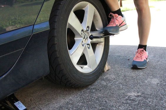 How To Fix a Flat Tyre In Under 15 Minutes