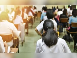 राजस्थान के स्कूलों में टीचर्स की कमी, ऑनलाइन स्टडी के जरिए पूरा कराया जा रहा कोर्स, 3 महीने बाद होनी हैं बोर्ड की परीक्षाएं