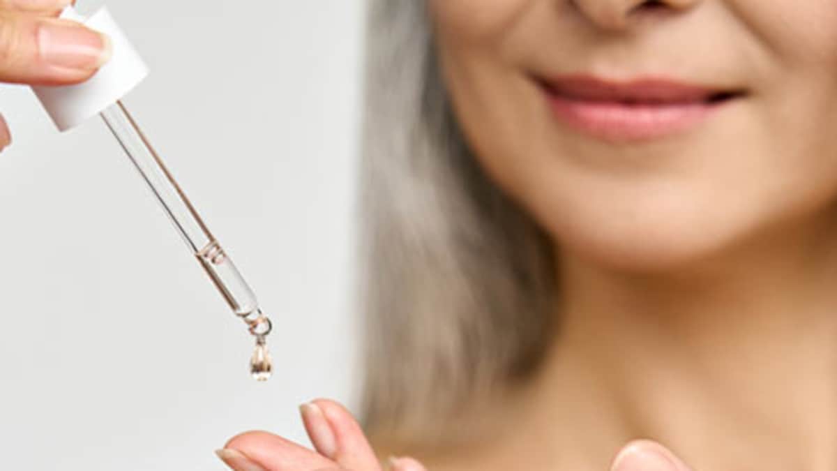 चेहरे पर लगाना शुरू कीजिए नीम का तेल, बुढ़ापा रखेगा दूर, पिंपल्स के दाग