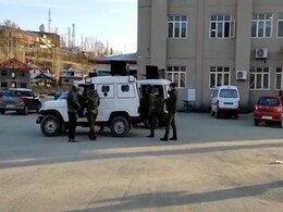 Policeman Killed, 4 Injured After Terrorists Throw Grenade In J&K's Bandipora Policeman Killed, 4 Injured After Terrorists Throw Grenade In J&K's Bandipora