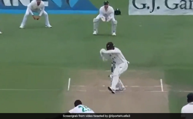 रबाडा की 'लॉलीपॉप बॉल' पर बल्लेबाज भूल बैठा अपना स्टंप, स्टाइलिश अंदाज में हुआ बोल्ड- Video