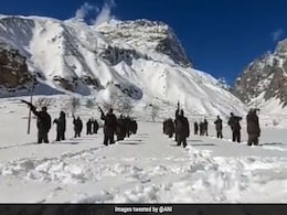 ITBP जवानों ने माइनस 25 डिग्री तापमान में की ट्रेनिंग, वायरल हुआ वीडियो ITBP जवानों ने माइनस 25 डिग्री तापमान में की ट्रेनिंग, वायरल हुआ वीडियो