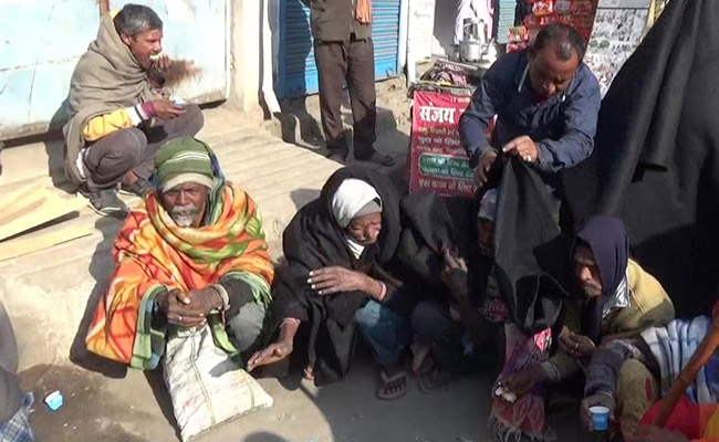 चायवाले की दरियादिली पर दिल हारे लोग, अपनी कमाई खर्च कर जरूरतमंदो को बांटे कंबल