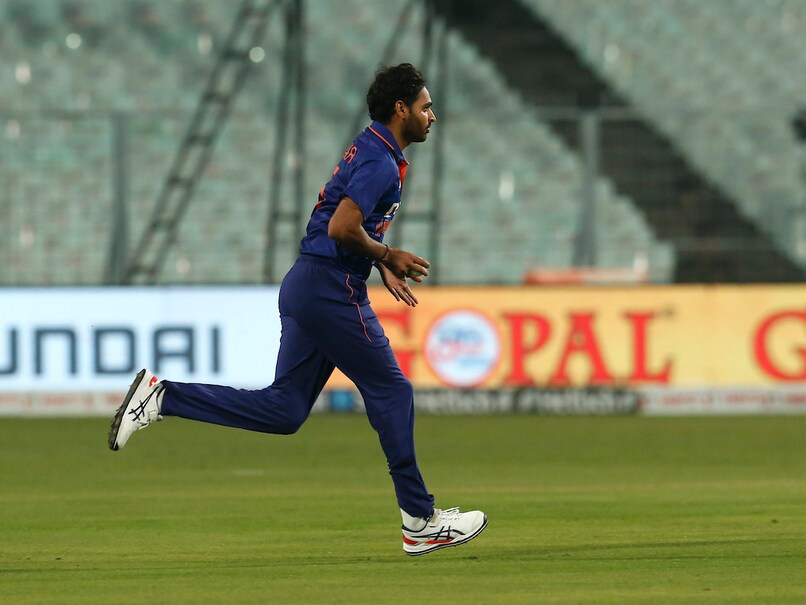 India vs Ireland, 1st T20I Live Score: Bhuvneshwar Kumar, Hardik Pandya Strikes See Ireland Lose Openers Early