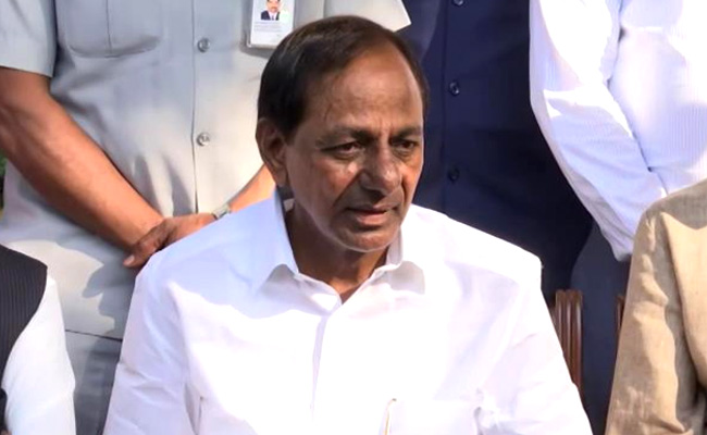 बीजेपी नेता रघुनंदन राव का तेलंगाना सीएम पर आरोप, कहा- “चंद्रशेखर नहीं करते संविधान का सम्मान”