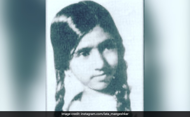 Unseen Photos of Lata Mangeshkar: 'स्वर कोकिला' की खूबसूरत और प्यारी तस्वीरों में देखें उनकी जिंदगी का सफर