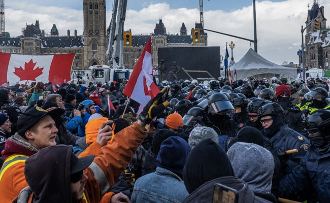 Canada Police Move To Clear Last Anti-Vax Protesters, Over 100 Arrested