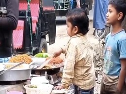 गुरु रंधावा ने शेयर किया रोड किनारे खाना बनाते हुए इस छोटे बच्चे का Video, छू लेगा दिल गुरु रंधावा ने शेयर किया रोड किनारे खाना बनाते हुए इस छोटे बच्चे का Video, छू लेगा दिल
