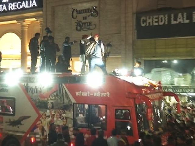 Yogi Adityanath vs Akhilesh Yadav: Battle Of Roadshows In Lucknow