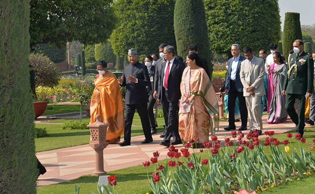 Chief Justice NV Ramana Visits Mughal Gardens On Invitation By President Kovind