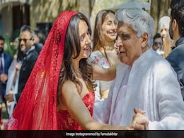 ससुर के साथ डांस करती नजर आईं फरहान अख्तर की बीवी शिबानी दांडेकर, दिल छू लेगी फोटो ससुर के साथ डांस करती नजर आईं फरहान अख्तर की बीवी शिबानी दांडेकर, दिल छू लेगी फोटो