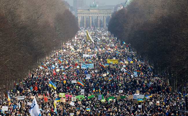 Massive Berlin Protest As 100,000 People March In Ukraine Solidarity