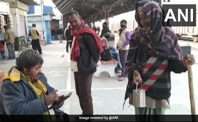 Bihar Beggar, With QR Code Around His Neck, Uses Mobile Wallet For Alms