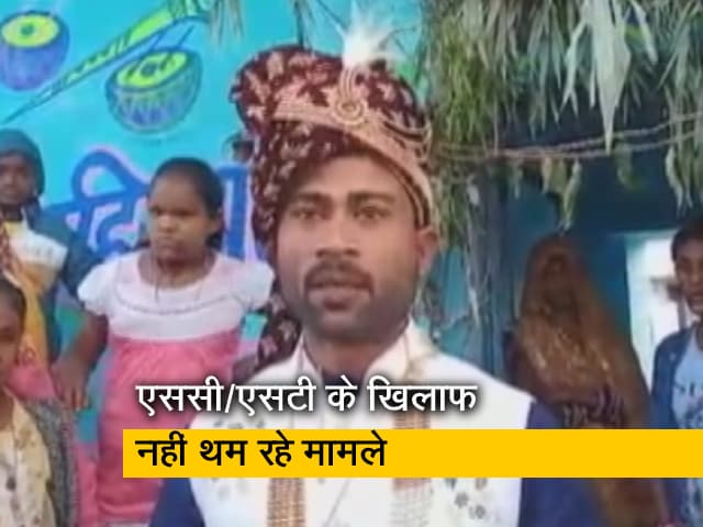 रवीश कुमार का प्राइम टाइम : MP में 100 पुलिसकर्मियों की सुरक्षा में दलित कांस्टेबल ने घोड़ी पर चढ़कर बारात निकाली