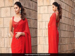 We're Simply Wrapped Around Suhana Khan In A Red <i>Saree</i> Straight Out Of A Bollywood Movie Set We're Simply Wrapped Around Suhana Khan In A Red <i>Saree</i> Straight Out Of A Bollywood Movie Set