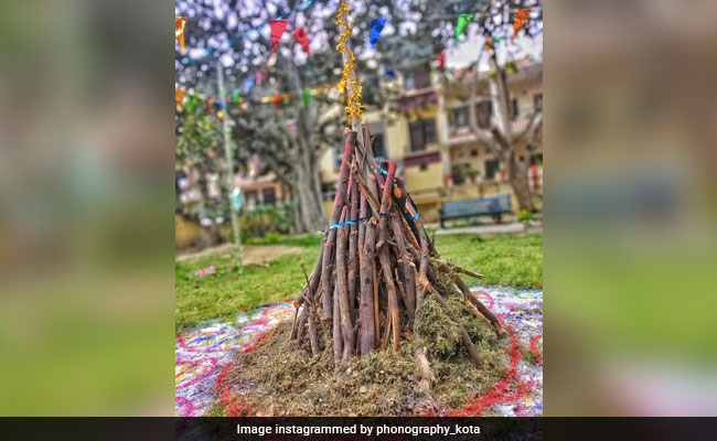 Holi 2024: शुरु हुआ होलाष्टक, परंपरा के तहत माता रानी से मांगी बीकानेर में होली की अनुमति