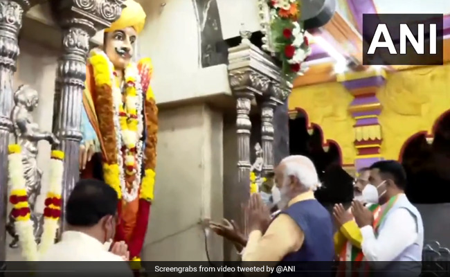 PM Modi Offers Prayers At Dev Bodgeshwar Temple In Goa