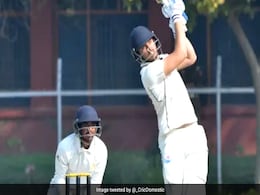 जम्मू-कश्मीर के खिलाड़ी अब्दुल समद ने जड़ा रणजी ट्रॉफी में तूफानी शतक, केवल 21 गेंद पर ठोके 88 रन- Video जम्मू-कश्मीर के खिलाड़ी अब्दुल समद ने जड़ा रणजी ट्रॉफी में तूफानी शतक, केवल 21 गेंद पर ठोके 88 रन- Video