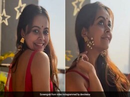 देवोलीना भट्टाचार्य पर चढ़ा 'पुष्पा' का खुमार, लाल साड़ी पहन बालकनी में श्रीवल्ली गाने पर झूमती दिखीं एक्ट्रेस, देखें Video देवोलीना भट्टाचार्य पर चढ़ा 'पुष्पा' का खुमार, लाल साड़ी पहन बालकनी में श्रीवल्ली गाने पर झूमती दिखीं एक्ट्रेस, देखें Video